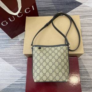 Gucci專櫃2025秋冬系列迷你水桶包 古馳Emblem系列女士小號托特肩背斜挎包 847090  gc1273