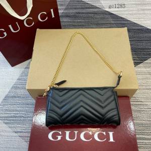 Gucci專櫃2025秋冬系列小號單肩斜挎包 古馳Marmont系列絎縫V型鏈條包 847589  gc1285